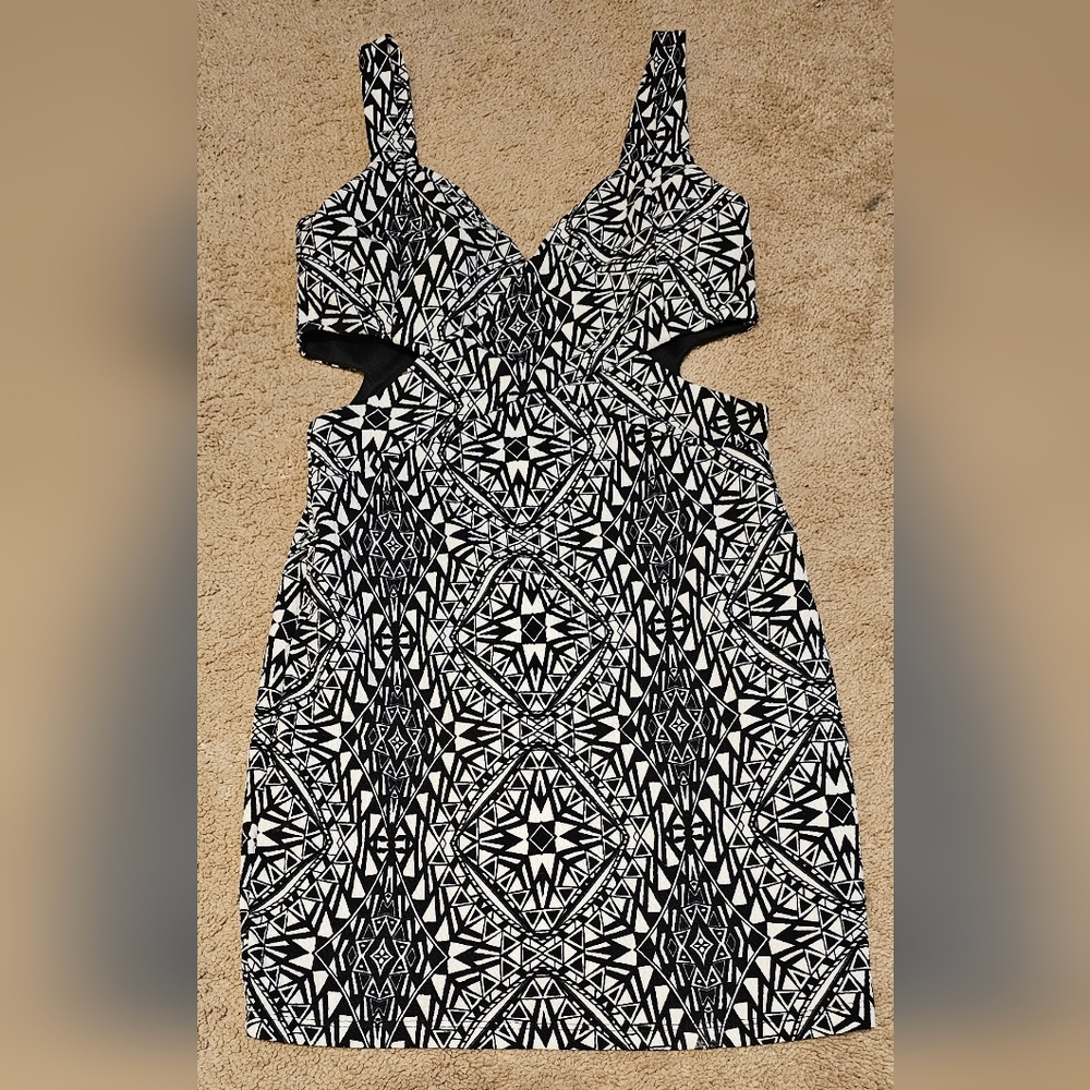 Wet Seal Black & White Aztec Geometric Print Side Cutout Cocktail Dress